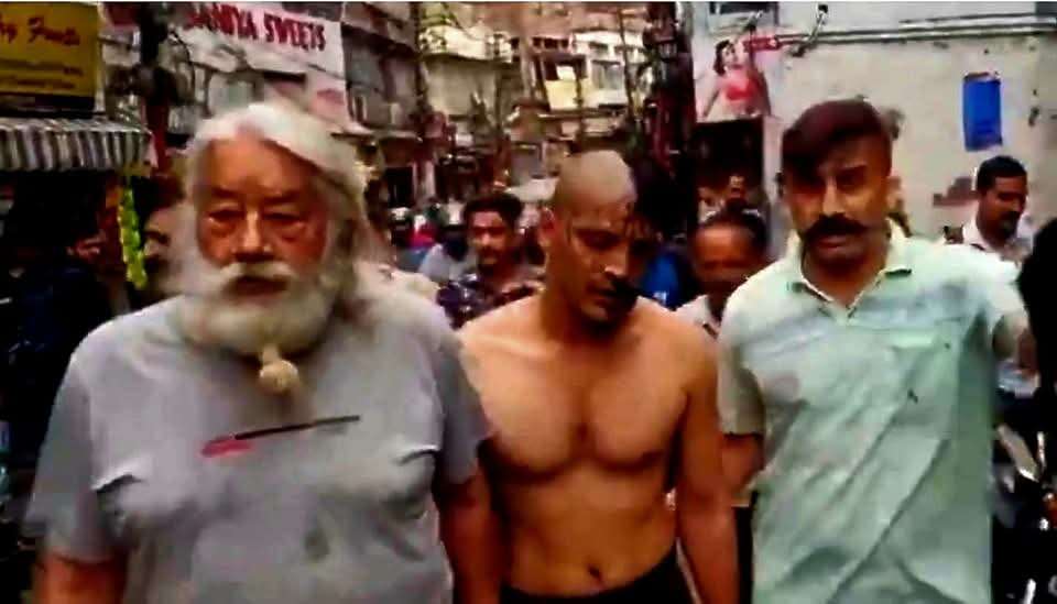 Jammu News: Suspected thief caught snatching earrings of lady, head shaved, face blackened by locals in Jammu