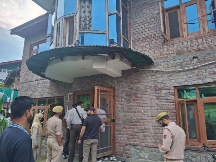 J&K Police Searches Underway At 10 Locations In Kashmir