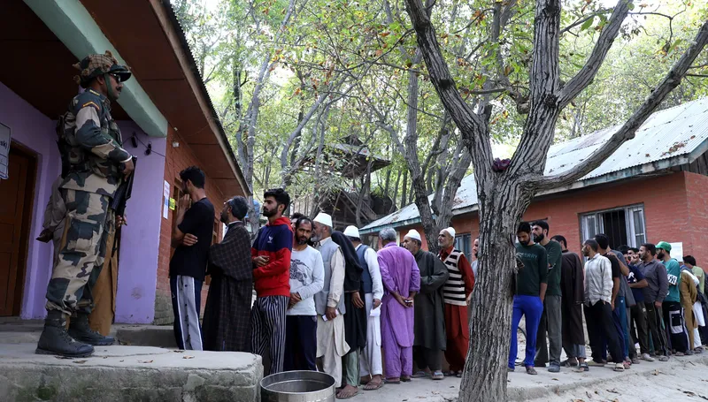 Budgam bypoll: 9.36% turn out recorded till 9 am
