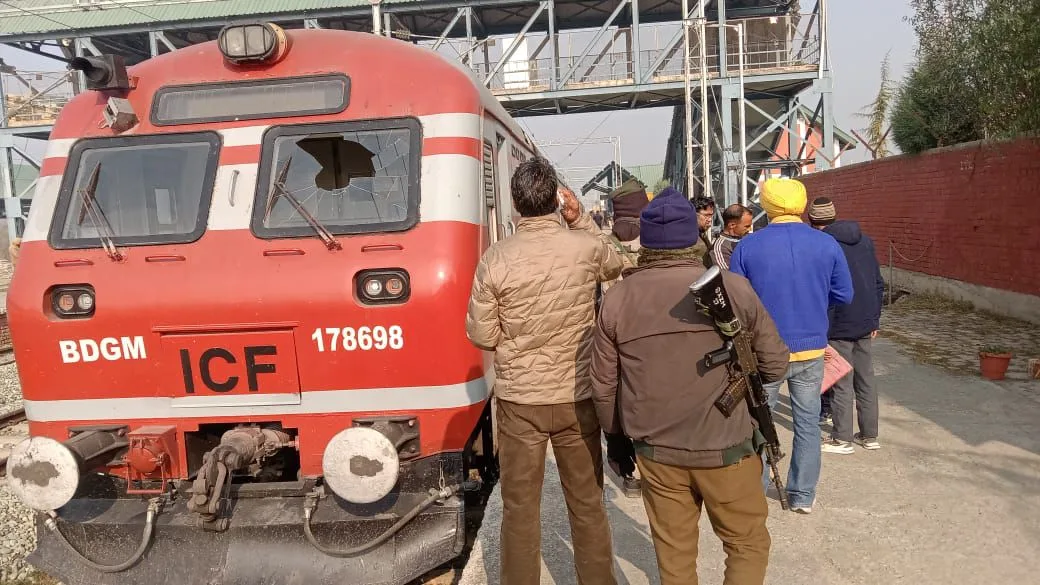 Kashmir News: Loco pilot injured after train suffers bird hit in Anantnag