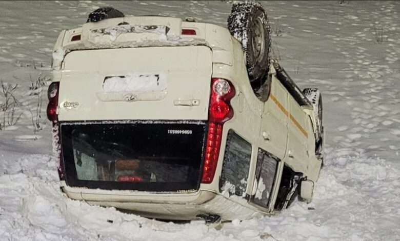 Locals rescue tourists after cab accident in Gulmarg, no casualties