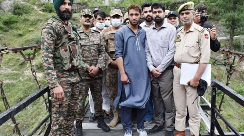Pakistani national who crossed LoC in J&K Kupwara repatriated after probe
